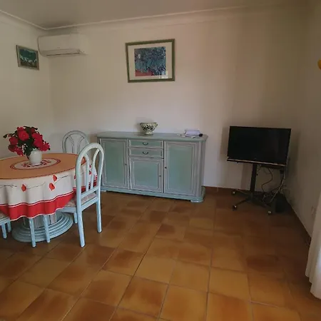Les Arbousiers Vila